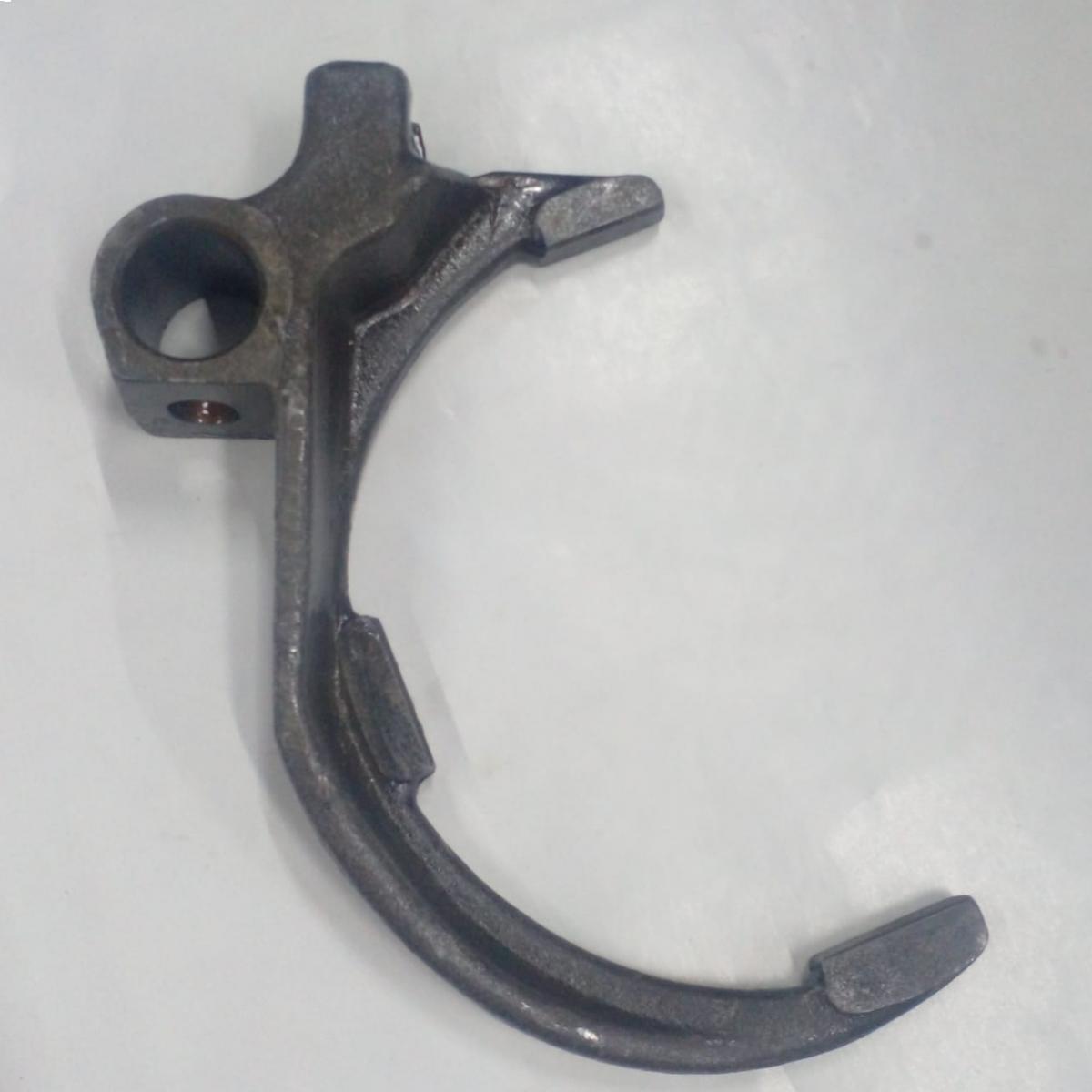 Horquilla transmision CL-75 - 3695862M1